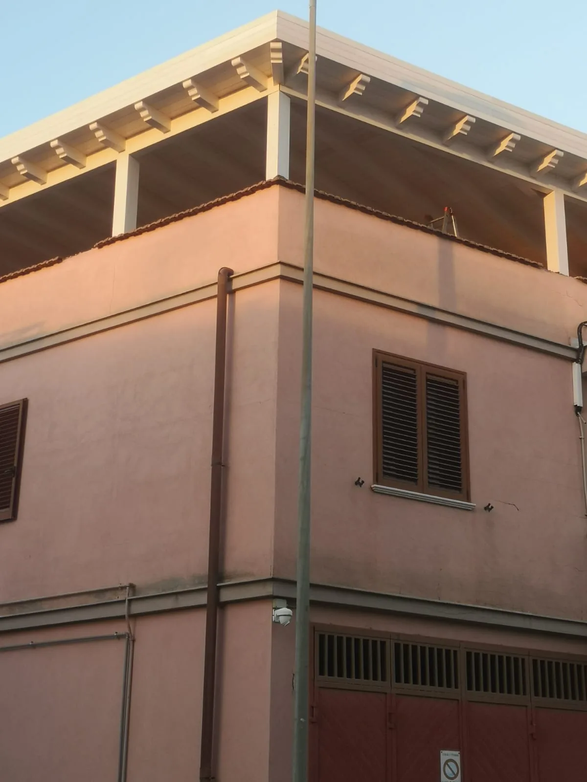 Tettoie in legno — realizzazione Soltec